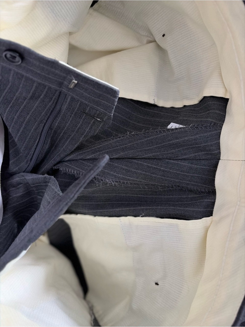 BURBERRY LONDON 2 Piece Men's Wool Charcoal Pinstripe Blazer and Pants - Picture 9 of 10